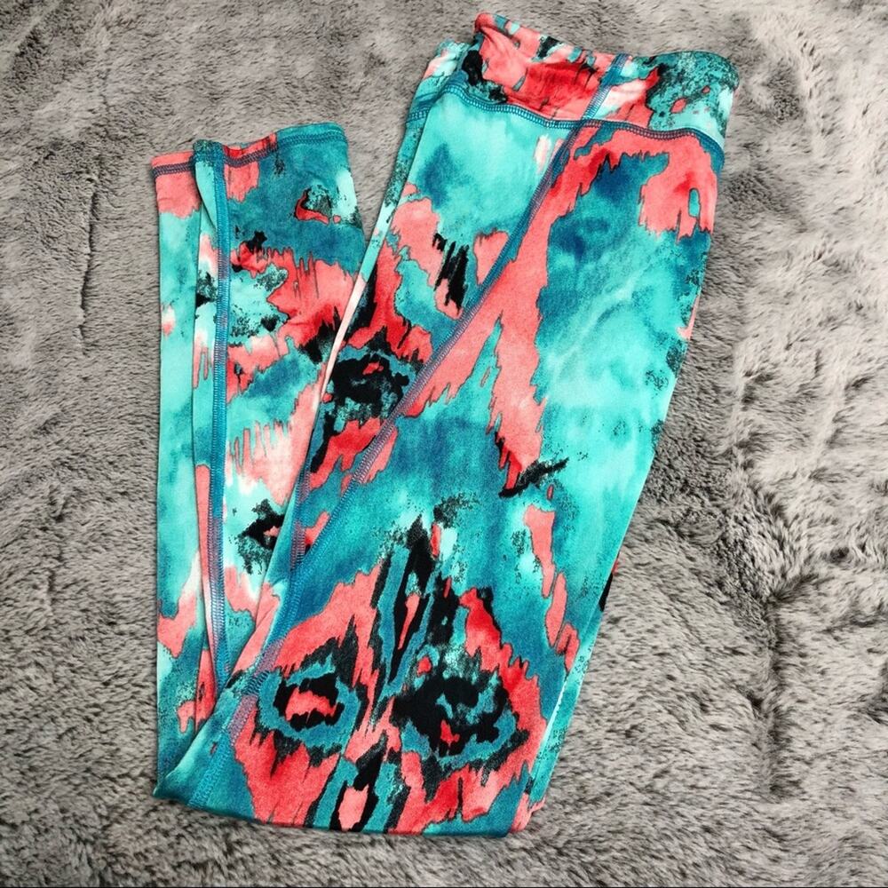 MeshYoga Michelle Lou Lan Feather Collection Printed Lightweight Legging Size S